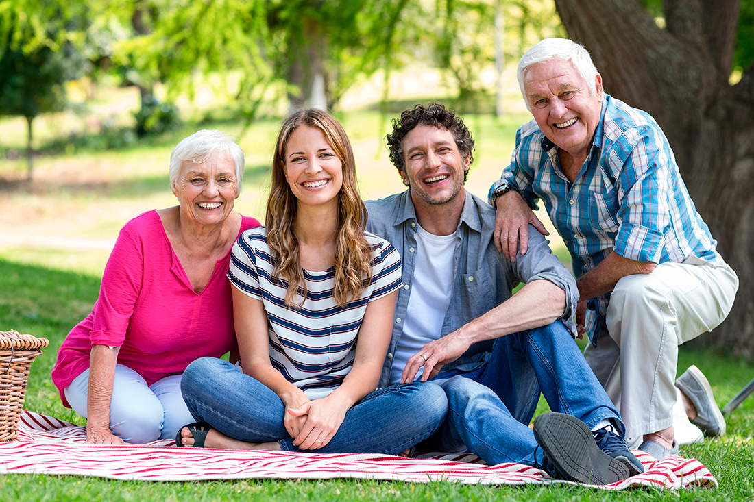 Tijd doorbrengen met familie en het leren van nieuwe vaardigheden zijn belangrijke factoren om gelukkig te zijn tijdens uw pensioen.