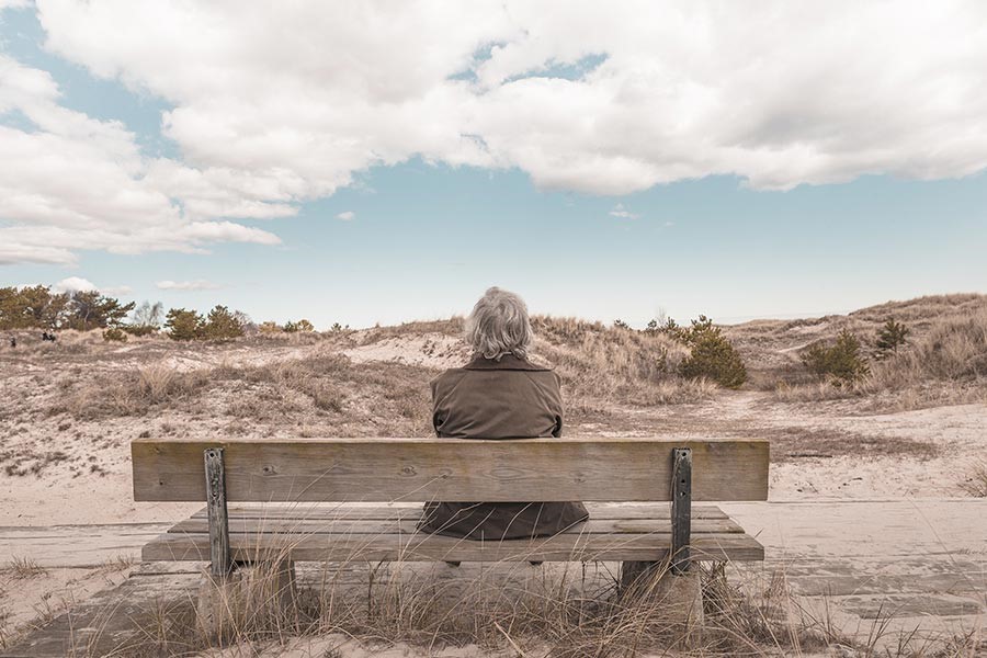 ouderen worden vaak eenzaam nadat hun partner weg valt